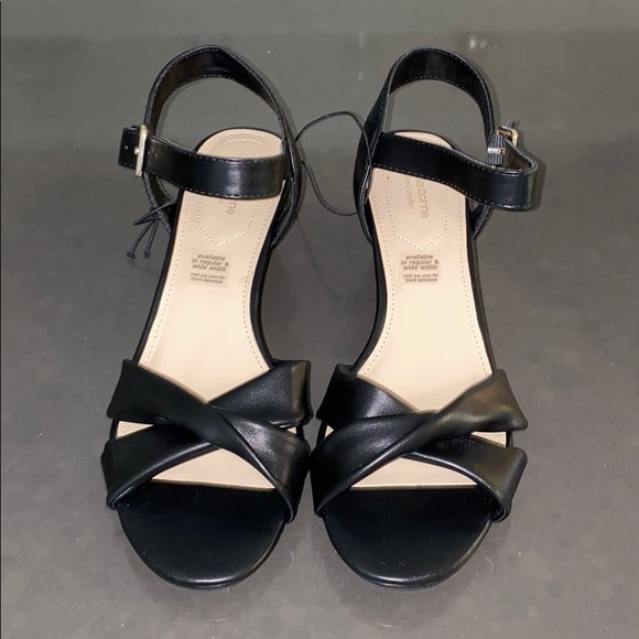 liz claiborne black sandals